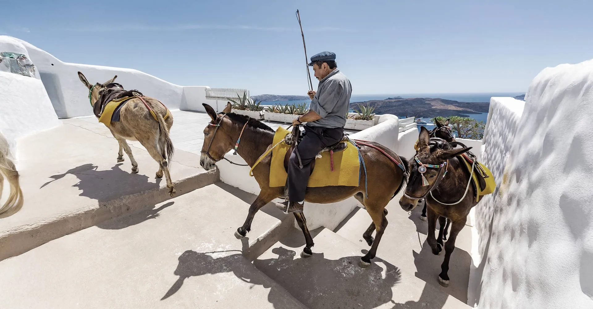 Exploring Santorini's Charming Villages 
